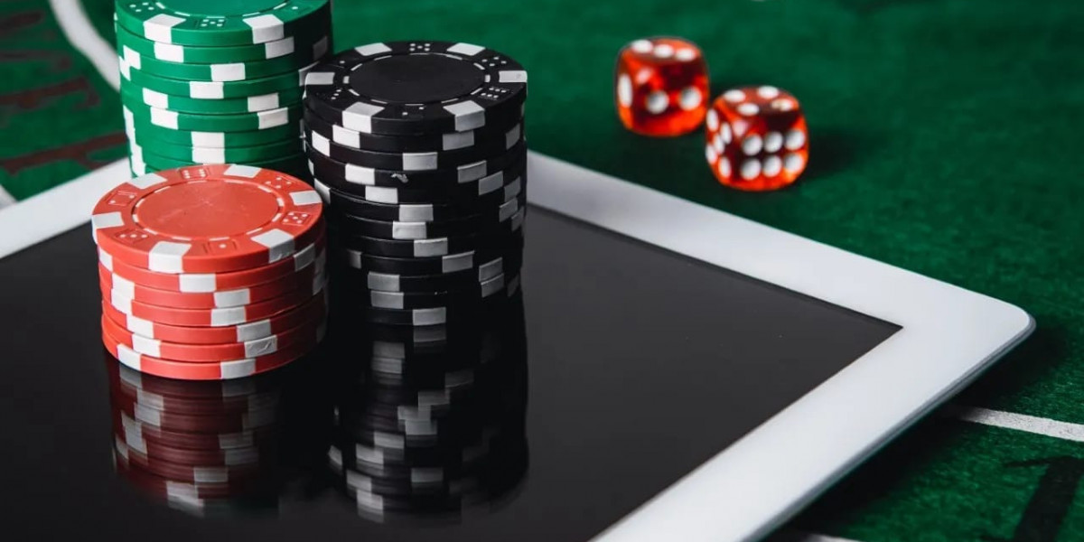 The Ultimate Online Poker Playbook: Winning Every Hand